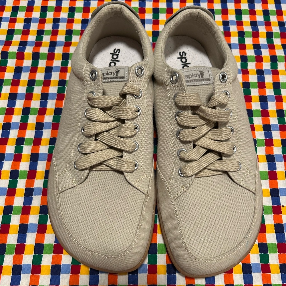 NWOT Splay Freestyle barefoot shoes 10